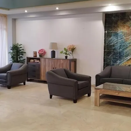 Estudio Leyda En 베날마데나코스타
